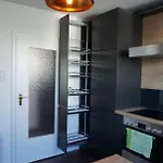 Apartments- Stilvolles 95 Qm Mit Balkon Und Parkplatz Apartment