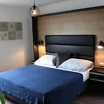 Apartments- Stilvolles 95 Qm Mit Balkon Und Parkplatz Apartment Augsburg