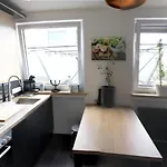 Apartments- Stilvolles 95 Qm Mit Balkon Und Parkplatz Apartment Augsburg