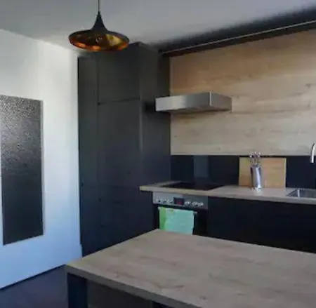 Apartments- Stilvolles 95 Qm Mit Balkon Und Parkplatz Aψβούργη