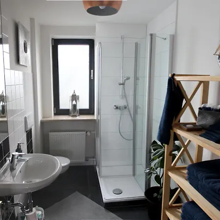 Apartments- Stilvolles 95 Qm Mit Balkon Und Parkplatz * Aψβούργη